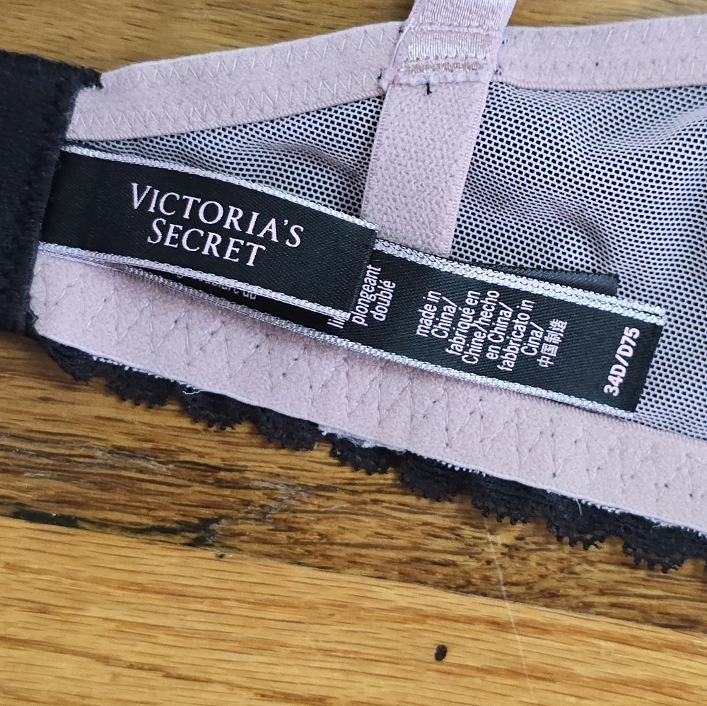 Victoria's Secret Lined Plunge Bra 34D - Picture 3 of 7